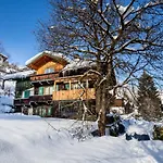 Haus Weidmannsheil - Wohnen Im Romantischen Forsthaus * Werfen