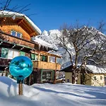 Haus Weidmannsheil - Wohnen Im Romantischen Forsthaus