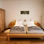 Haus Weidmannsheil - Wohnen Im Romantischen Forsthaus Appartement *