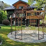 Haus Weidmannsheil - Wohnen Im Romantischen Forsthaus Werfen