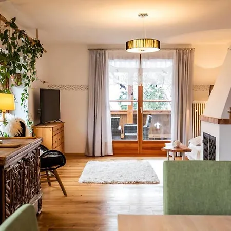 Haus Weidmannsheil - Wohnen Im Romantischen Forsthaus Werfen