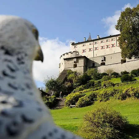 Haus Weidmannsheil - Wohnen Im Romantischen Forsthaus Werfen