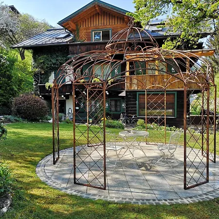 Haus Weidmannsheil - Wohnen Im Romantischen Forsthaus Werfen