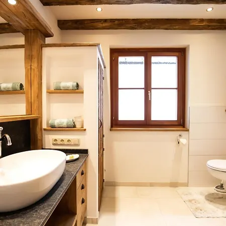 Haus Weidmannsheil - Wohnen Im Romantischen Forsthaus * Werfen