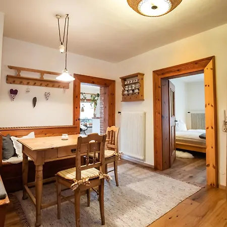 Haus Weidmannsheil - Wohnen Im Romantischen Forsthaus * Werfen