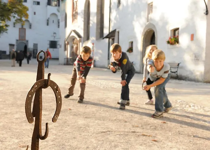 Haus Weidmannsheil - Wohnen Im Romantischen Forsthaus Werfen