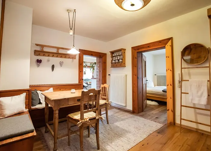 Haus Weidmannsheil - Wohnen Im Romantischen Forsthaus * Werfen